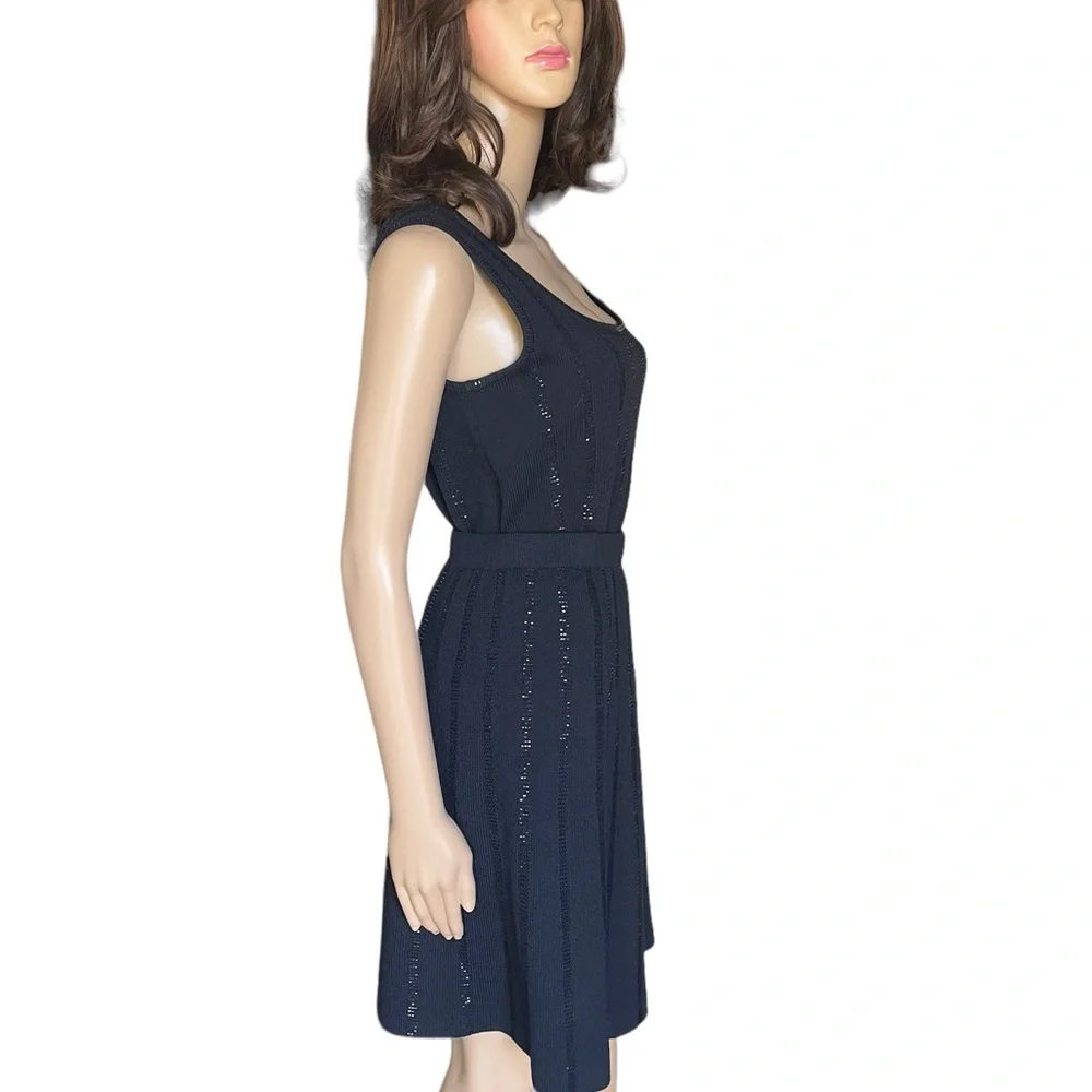 St. John evening embellished skirt and sleeveless top size 4/P‎